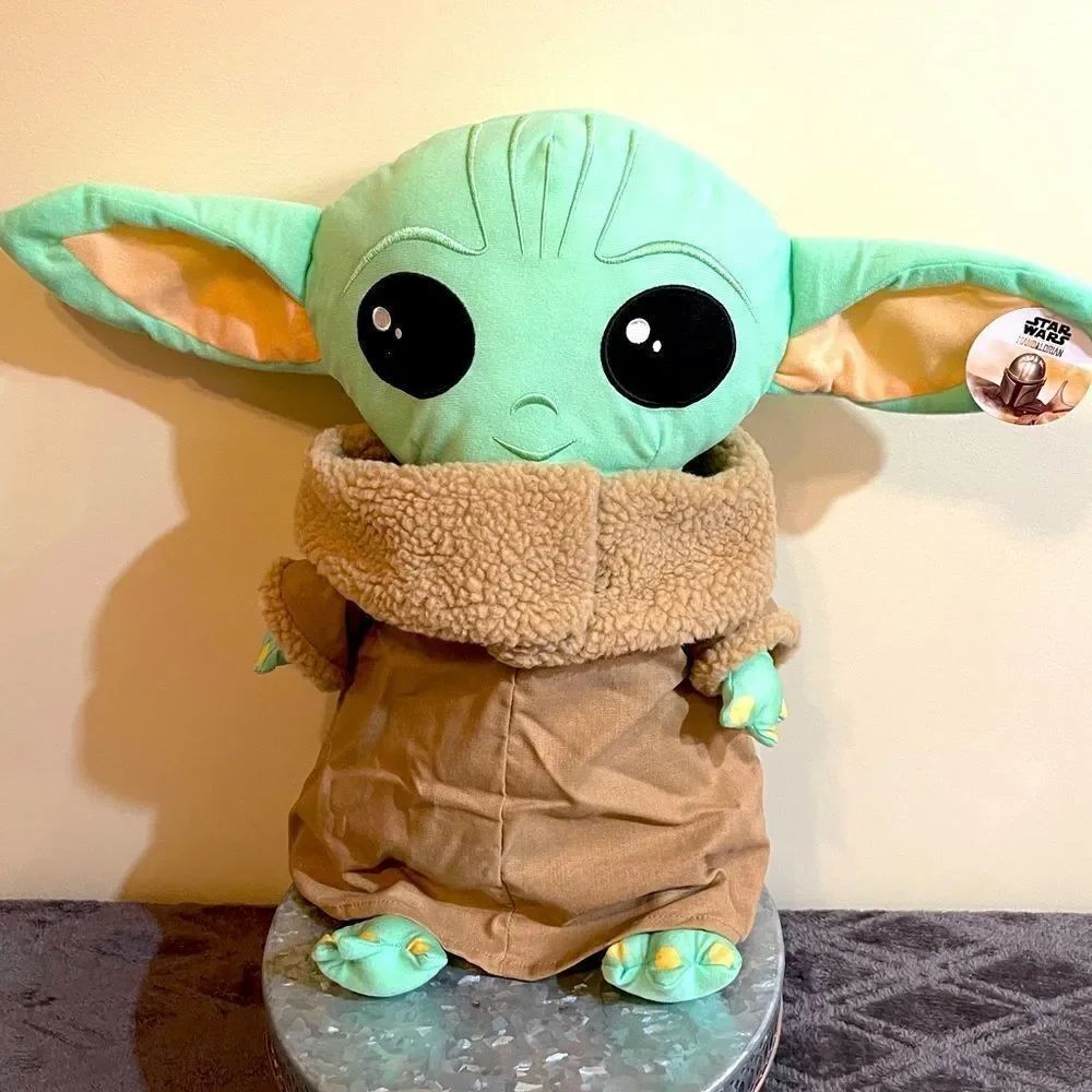 Disney Star Wars mandalorian The Child Baby Yoda Standing plush NWT